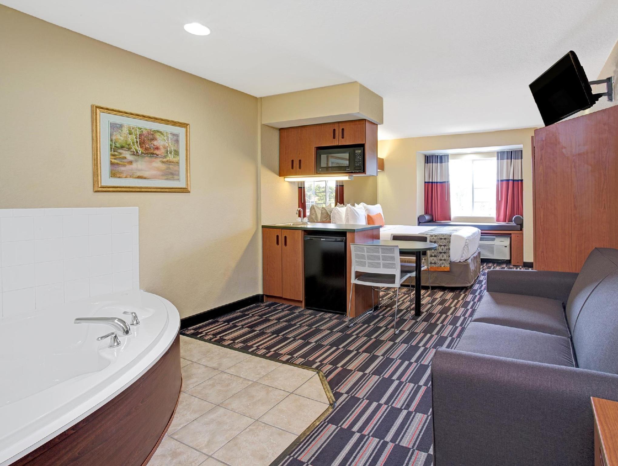 Microtel Inn & Suites By Wyndham 부시넬 외부 사진