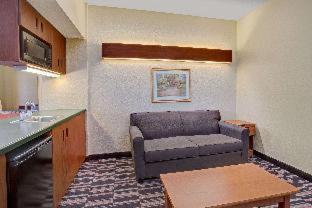 Microtel Inn & Suites By Wyndham 부시넬 객실 사진
